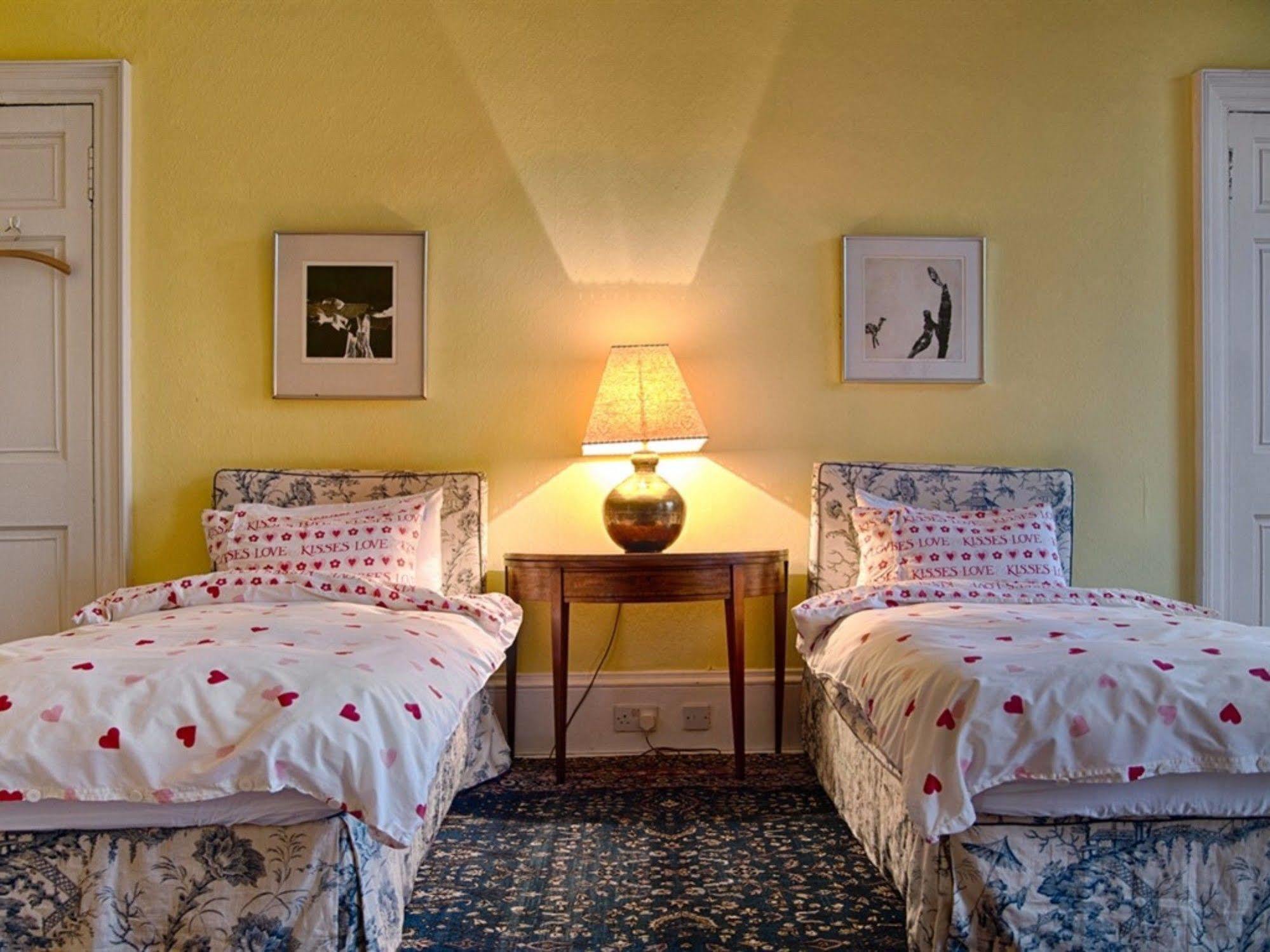Winter Cherry Bed & Breakfast Edinburg Exteriör bild